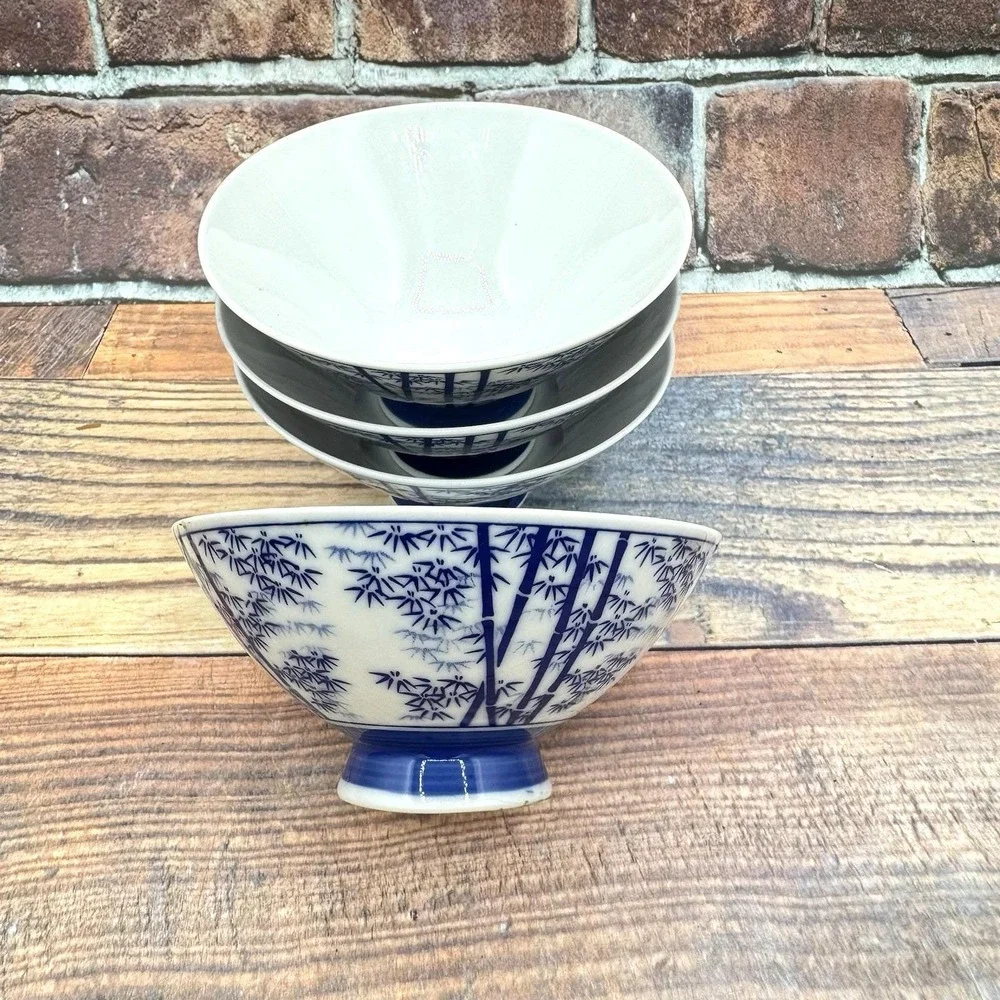 Set of 4 Vintage Japanese Rice Noodle Bowls Blue & White Porcelain Footed Bamboo